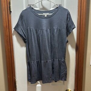 🔹Time and Tru Gray Top